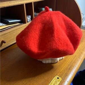 ⭐️ 5 For $25 Unbranded Beret